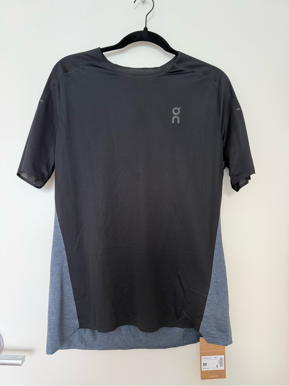 On Running Men's Black and Grey Performance Tee NWT